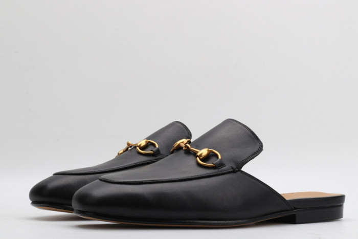 guc loafer