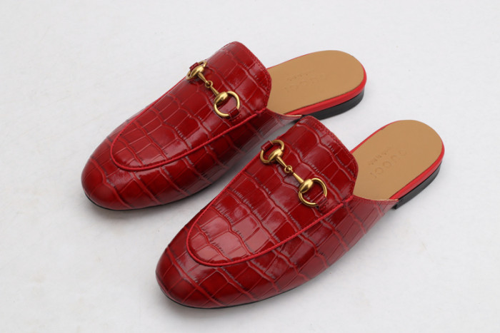 guc loafer