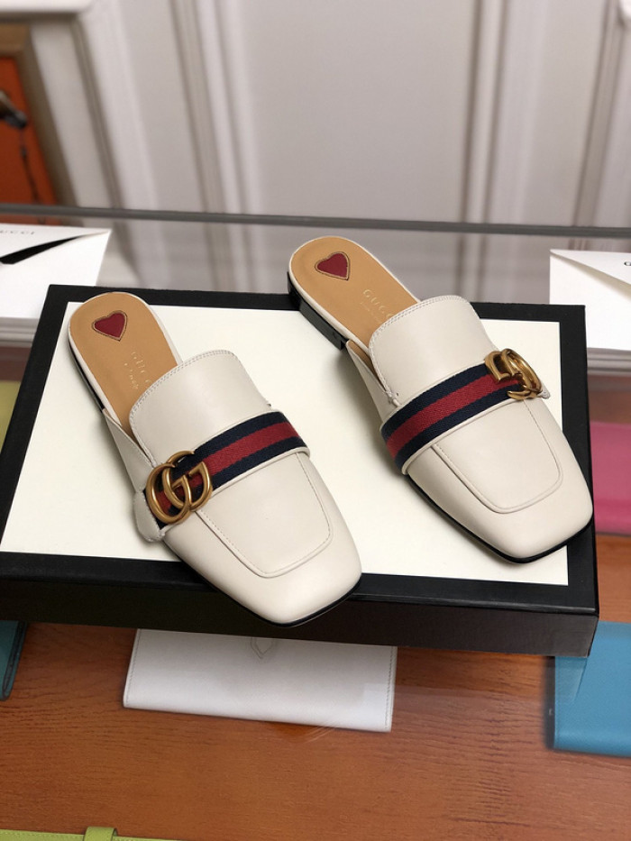 guc loafer