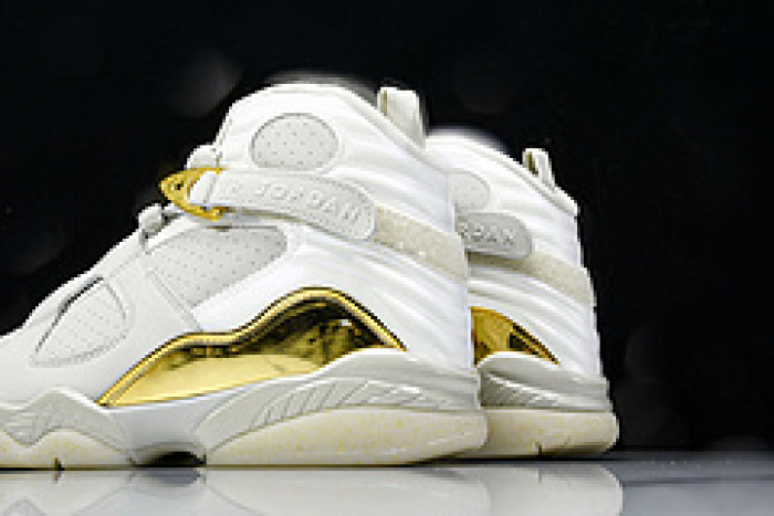 Jordan 8 Retro Champagne 832821-030