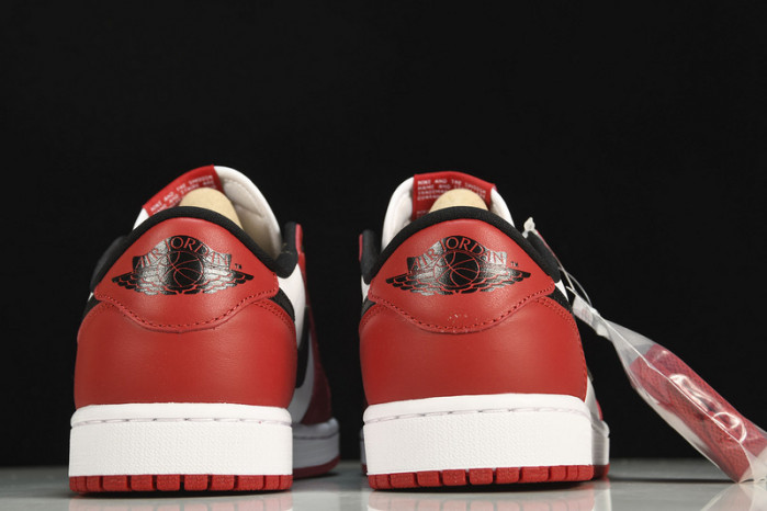 jordan 1 retro low chicago 705329-600