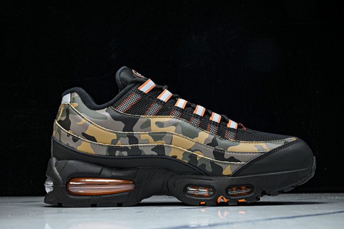 Nike Air Max 95 OG “Green Camo” HQ1973-001