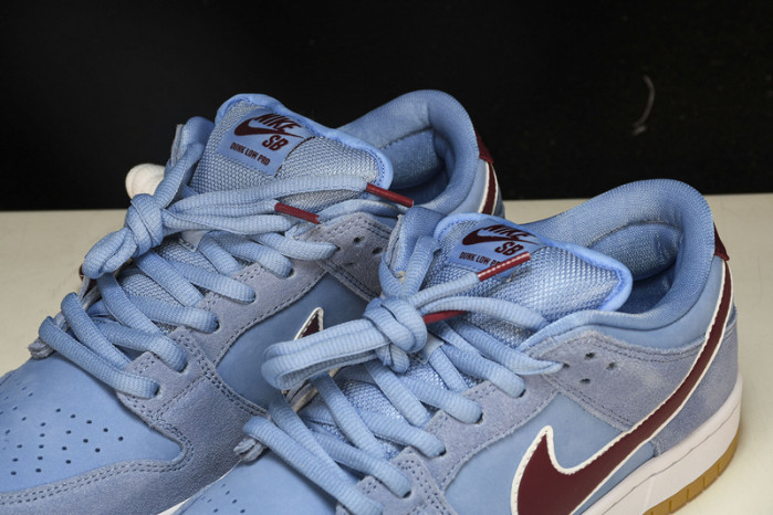 nike sb dunk low philadelphia phillies dq4040-400