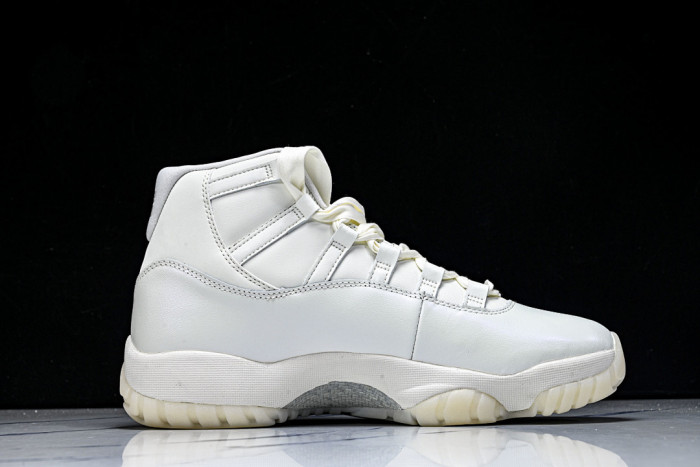 Jordan 11 Retro “Pearl” AR0715-110