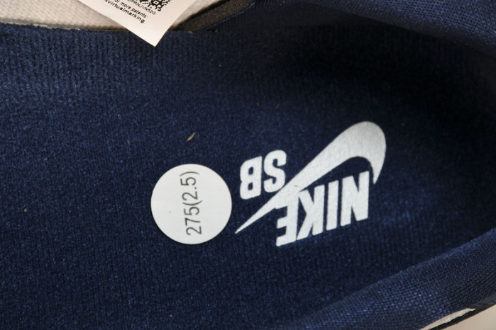 jordan 1 low sb midnight navy cj7891 400