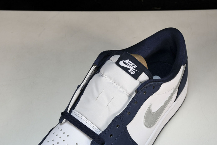 jordan 1 low sb midnight navy cj7891 400