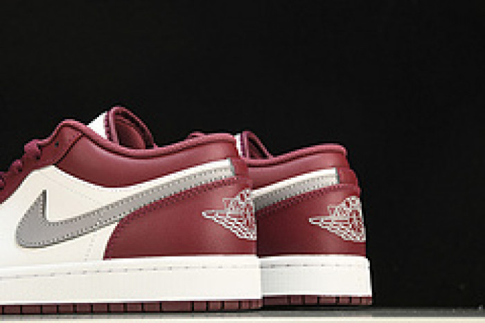 jordan 1 low white bordeaux 553558-615