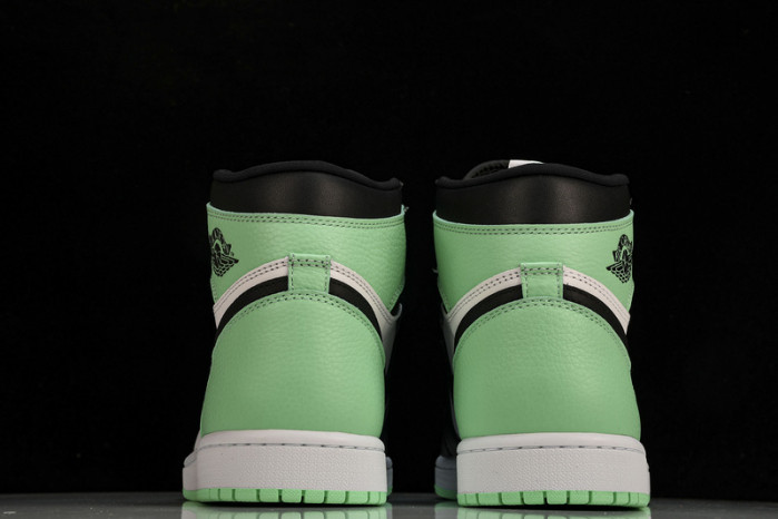 air jordan 1 retro high "green glow" dz5485-130