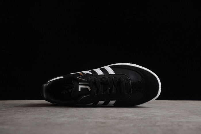 ad low-top sneaker 23031320