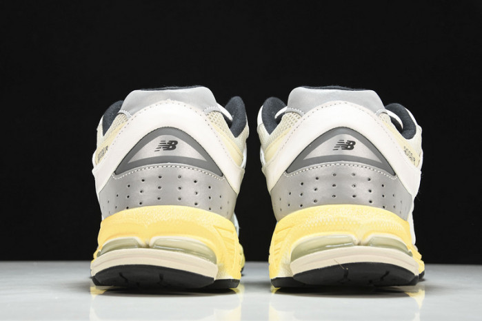 new balance 2002r thisisneverthat white ml2002rt