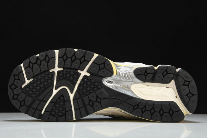 new balance 2002r thisisneverthat white ml2002rt