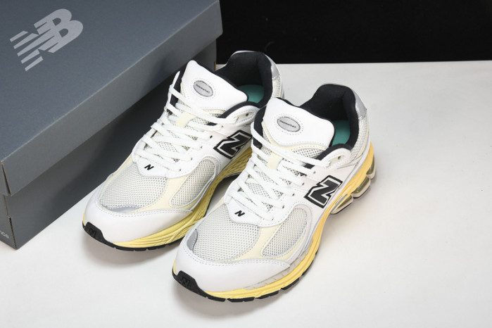 new balance 2002r thisisneverthat white ml2002rt