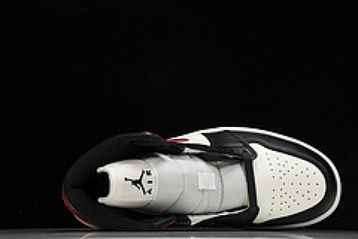 air jordan 1 mid “black toe” bq6472-160