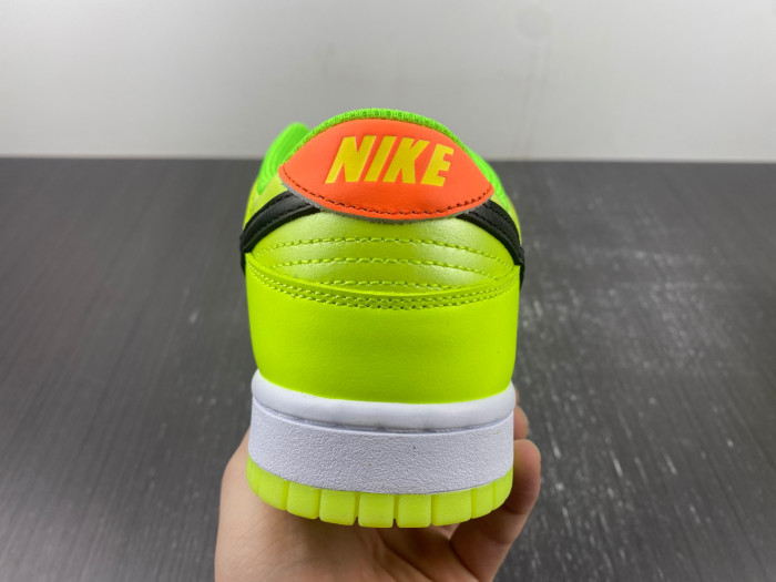 nike dunk low “glow in the dark” fj4610-702