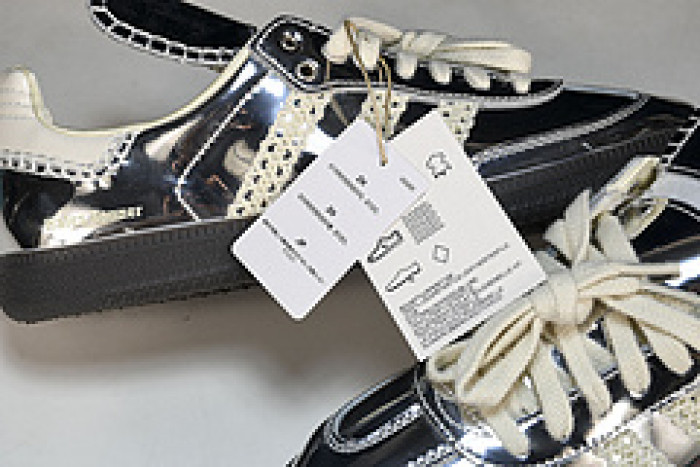 ad low-top sneaker 240506001