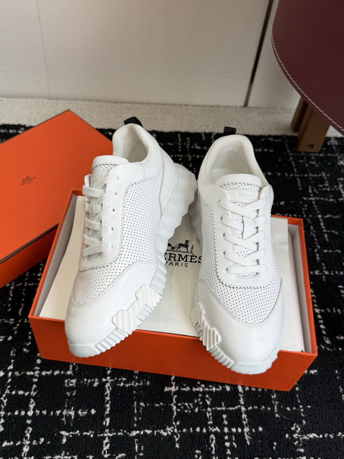 HER SHOES HM-32