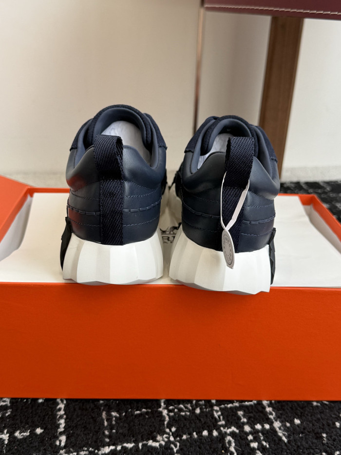 HER SHOES HM-35