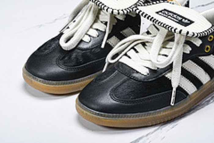 ad low-top sneaker gazelle indoor ie0580