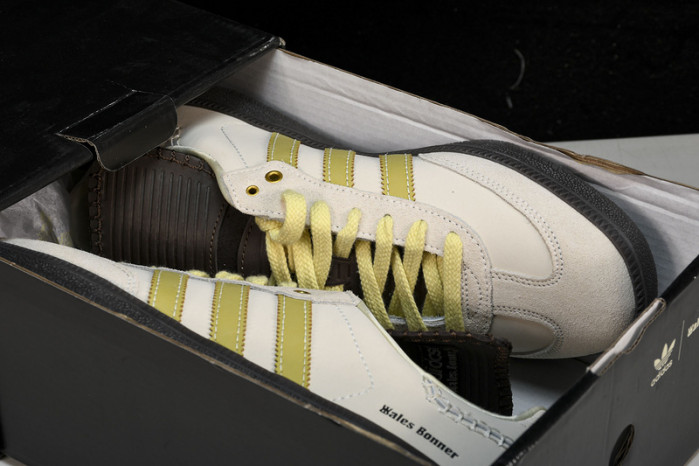 ad low-top sneaker gazelle indoor id2017