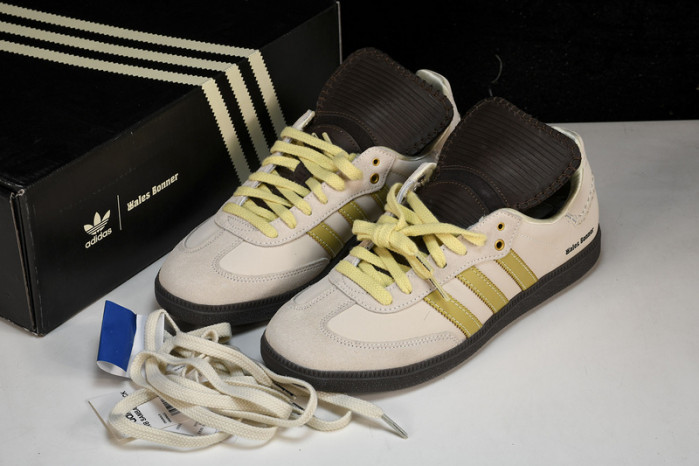 ad low-top sneaker gazelle indoor id2017