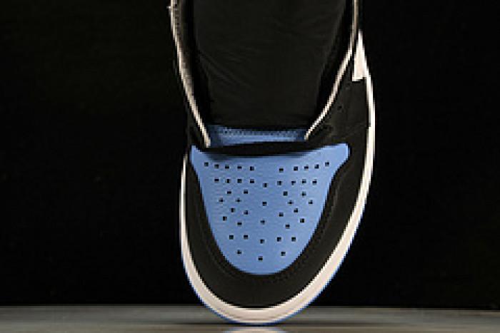 air jordan 1 retro high og “university blue” dz5485-400