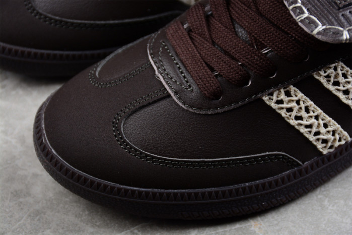 ad low-top sneaker 23031312