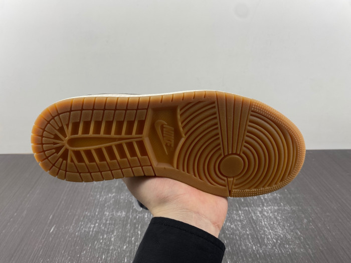 travis scott x air jordan 1 dz4137-700