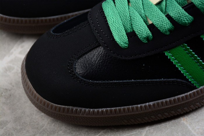 ad low-top sneaker 2303136