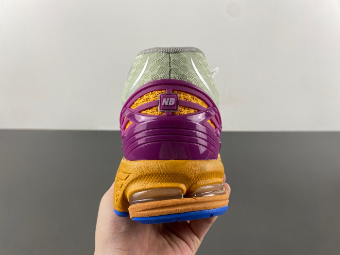 New Balance 1906R 