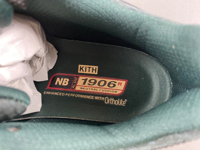 New Balance 1906R