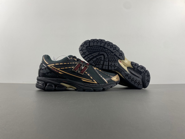 New Balance 1906R