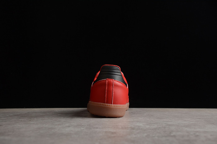 ad low-top sneaker 23031314