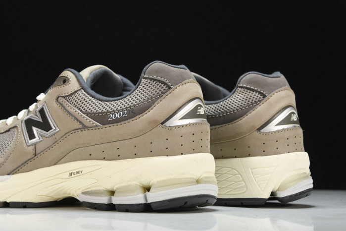 new balance 2002r warm alpaca m2002raw