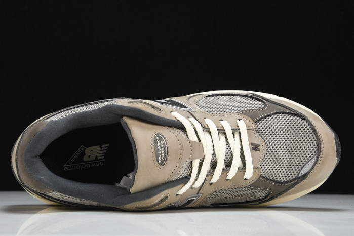 new balance 2002r warm alpaca m2002raw