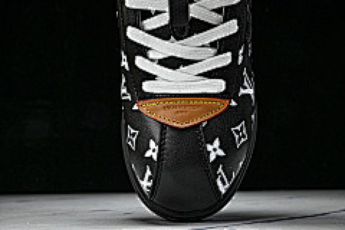 LOVT SNEAKER lv-422