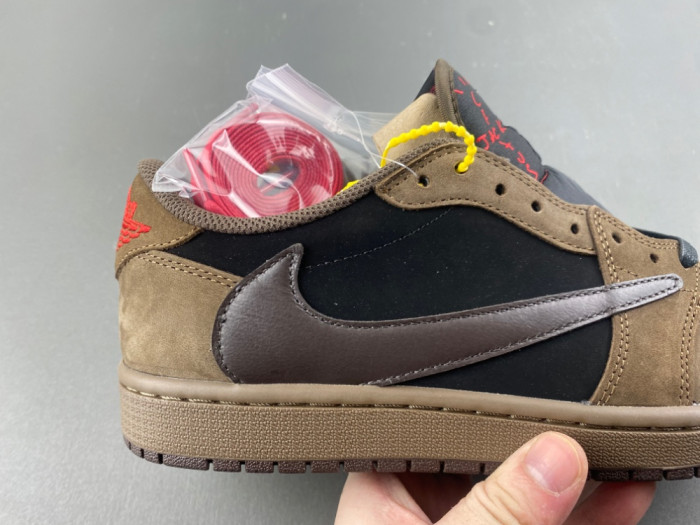 Travis Scott x Air Jordan 1 Low OG DM7866-00111