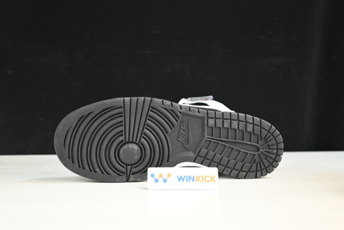 S*p*e x nike sb dunk high qs “by any means” dn3741-002